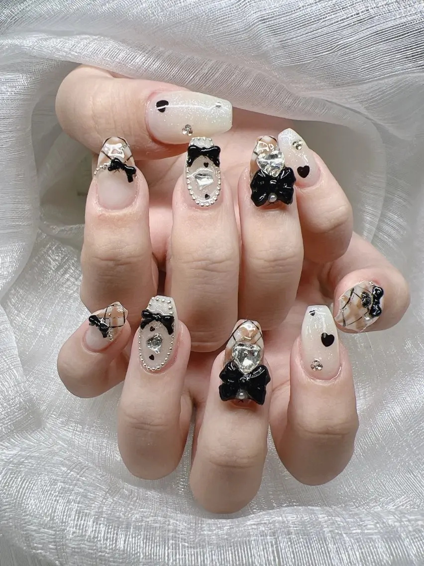 ネイル 長さ出し グラデーション 卒業式 キラキラネイル マグネットネイル ハンドネイル Lee Nails チップ長さだし専門店のネイルデザイン
