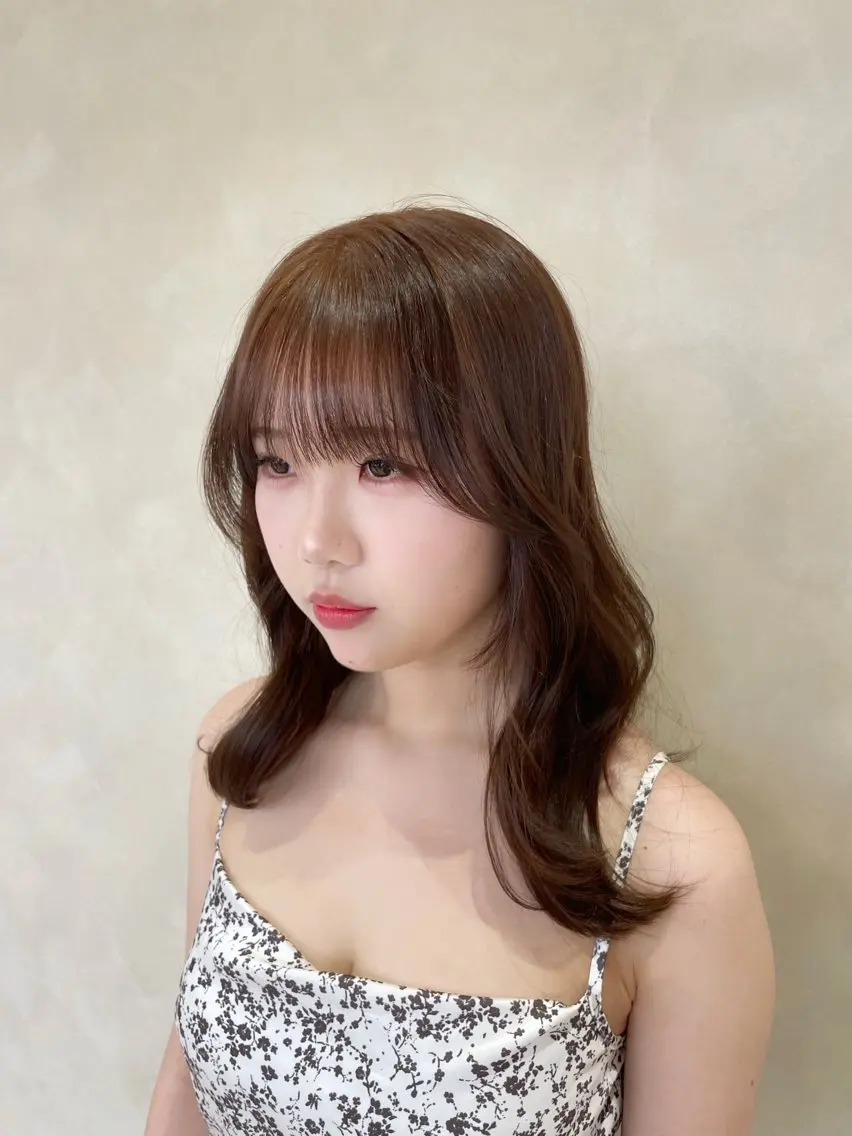 セミロング カラー ブラウンカラー オレンジ オレンジブラウン カット ヘアカラー トリートメント りほ/顔周りカット/ レイヤーカットのヘアスタイル