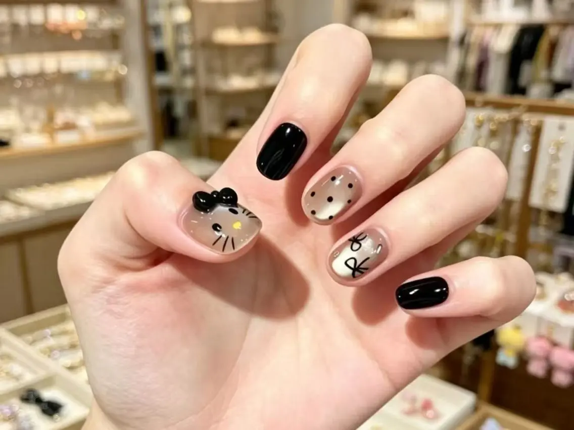 ネイル ハンドネイル H3 Nail Tsuki🦋💙のネイルデザイン