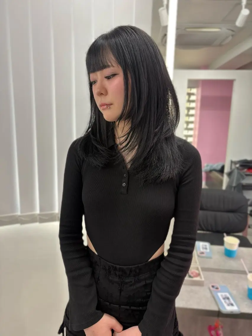 ロング カラー 黒髪 ブルーカラー ブルーブラック レイヤーカット カット ヘアカラー fuuka/ブリーチ /レイヤーカットのヘアスタイル