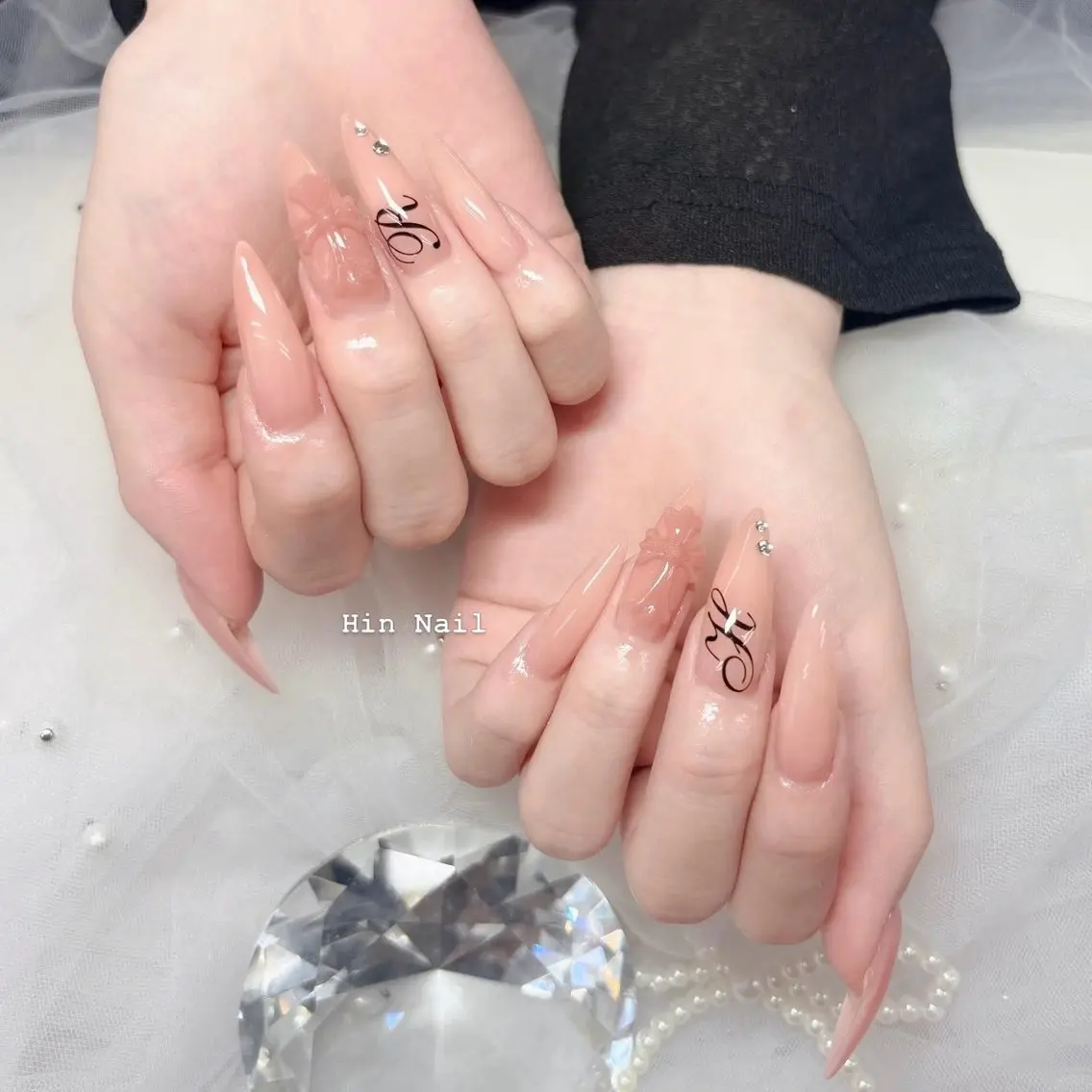 ネイル チークネイル ドット フットネイル フレンチネイル グラデーション ハンドネイル HIN NAILのネイルデザイン