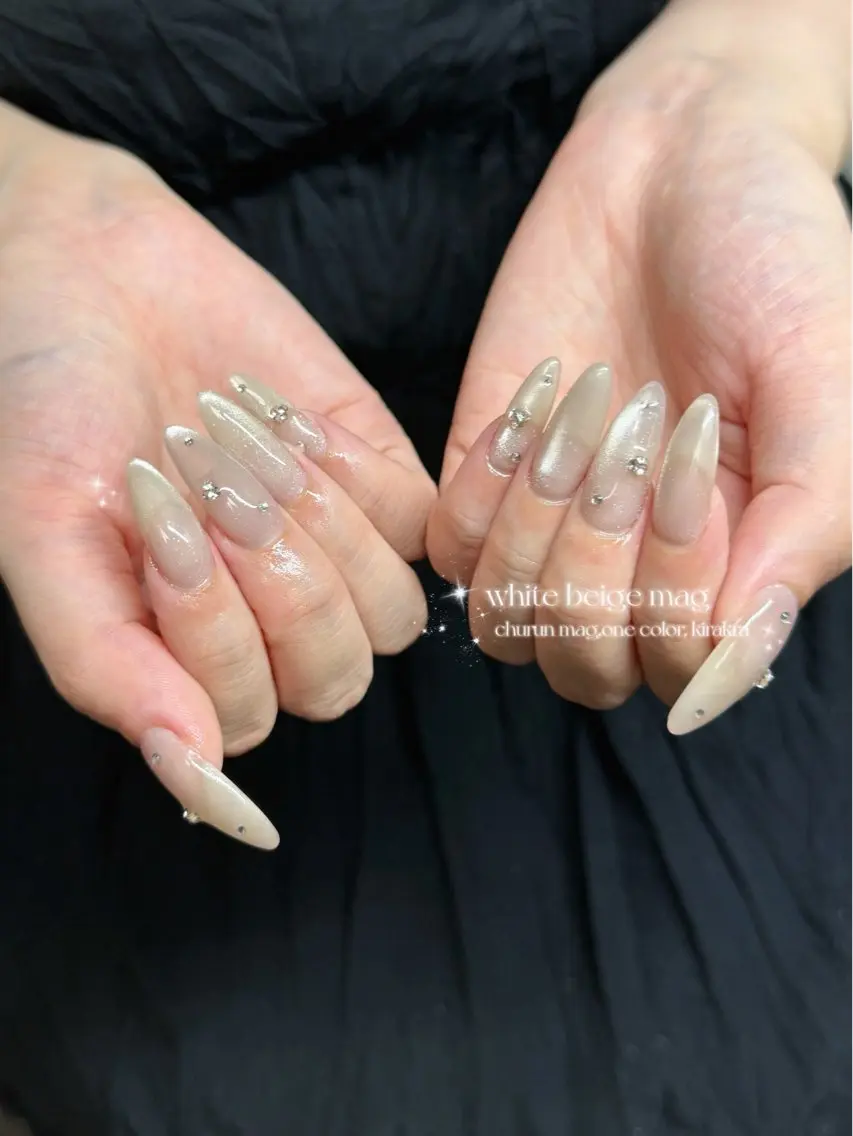 ネイル ホワイト ハンドネイル nail salon rhuneのネイルデザイン