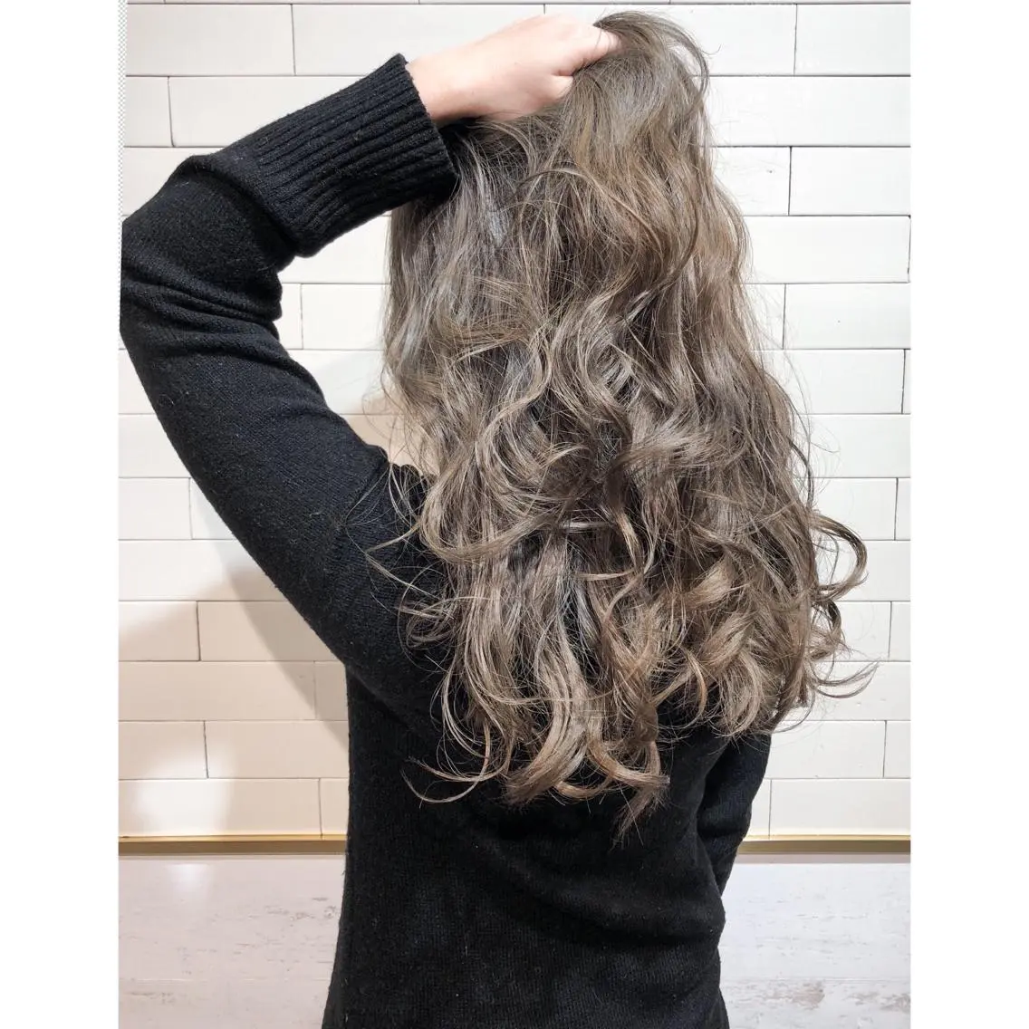 ロング EIGHT plum TOKIOリミテッドのヘアスタイル