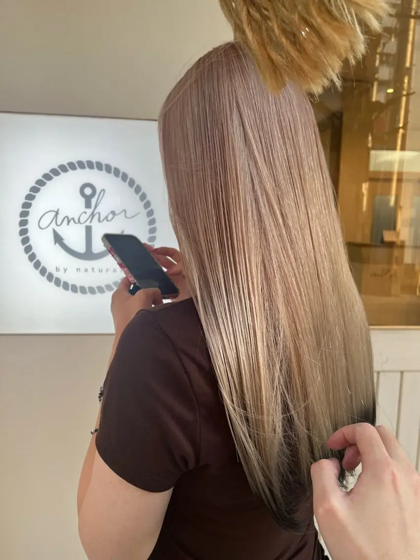 🌸5月クーポン🌸カット+ケアブリーチ+カラー+艶髪トリートメントの写真