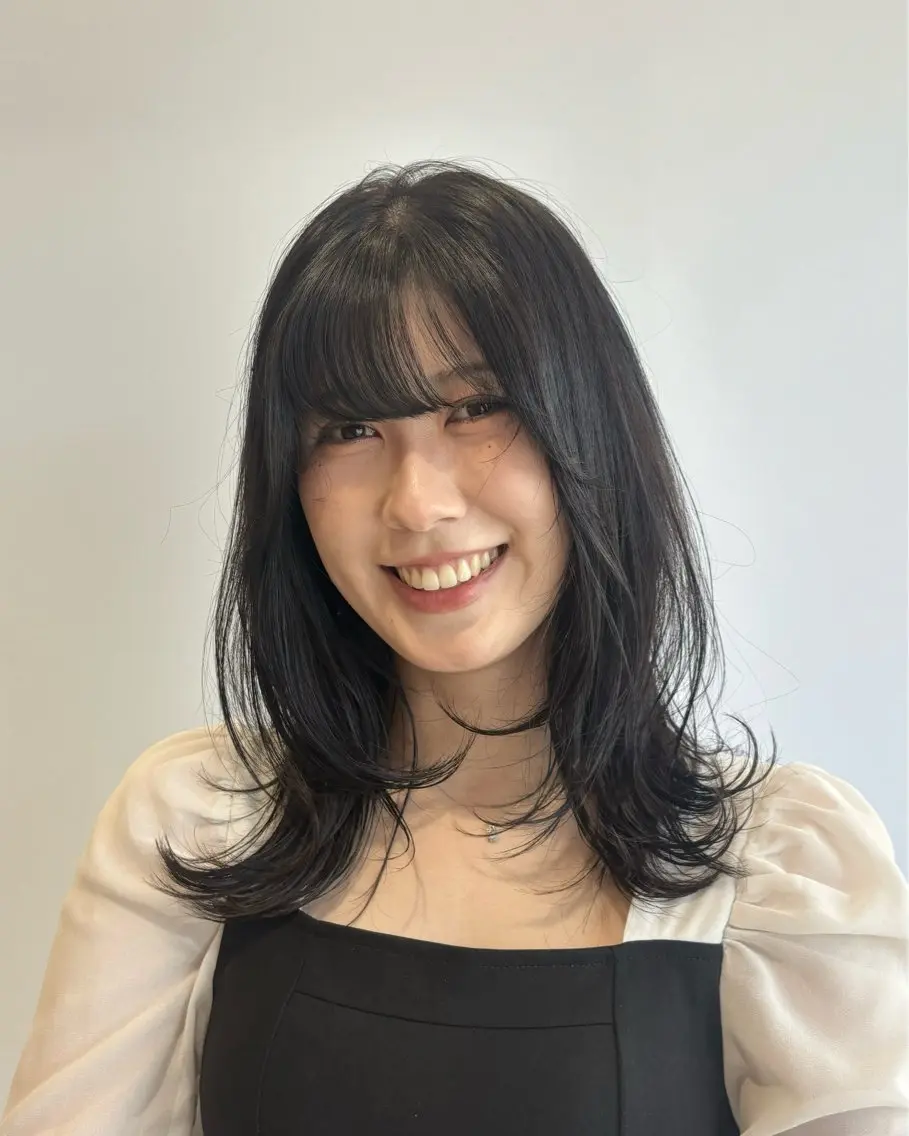 ロング カラー ケアカラー 髪質改善 レイヤーカット ロング トリートメント 透明感カラー/ レイヤー/ユウユのヘアスタイル