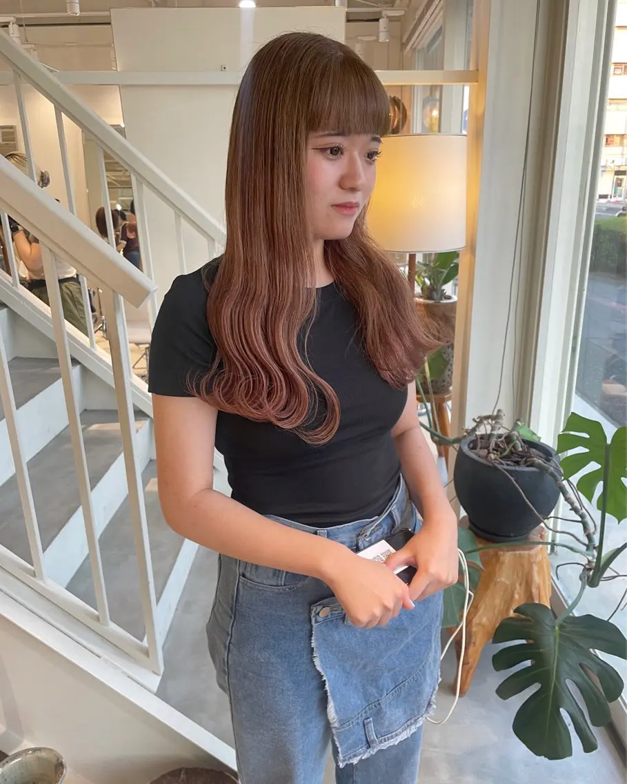 ロング カラー ベージュカラー 安西 香利奈のヘアスタイル