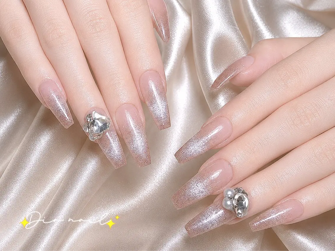 ネイル 韓国ネイル マグネットネイル ニュアンスネイル 夏ネイル ワンホンネイル ハンドネイル Di'a nail ネイルサロンのネイルデザイン