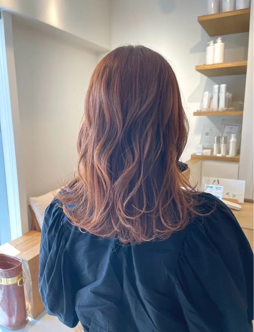 セミロング やまもと さきのヘアスタイル