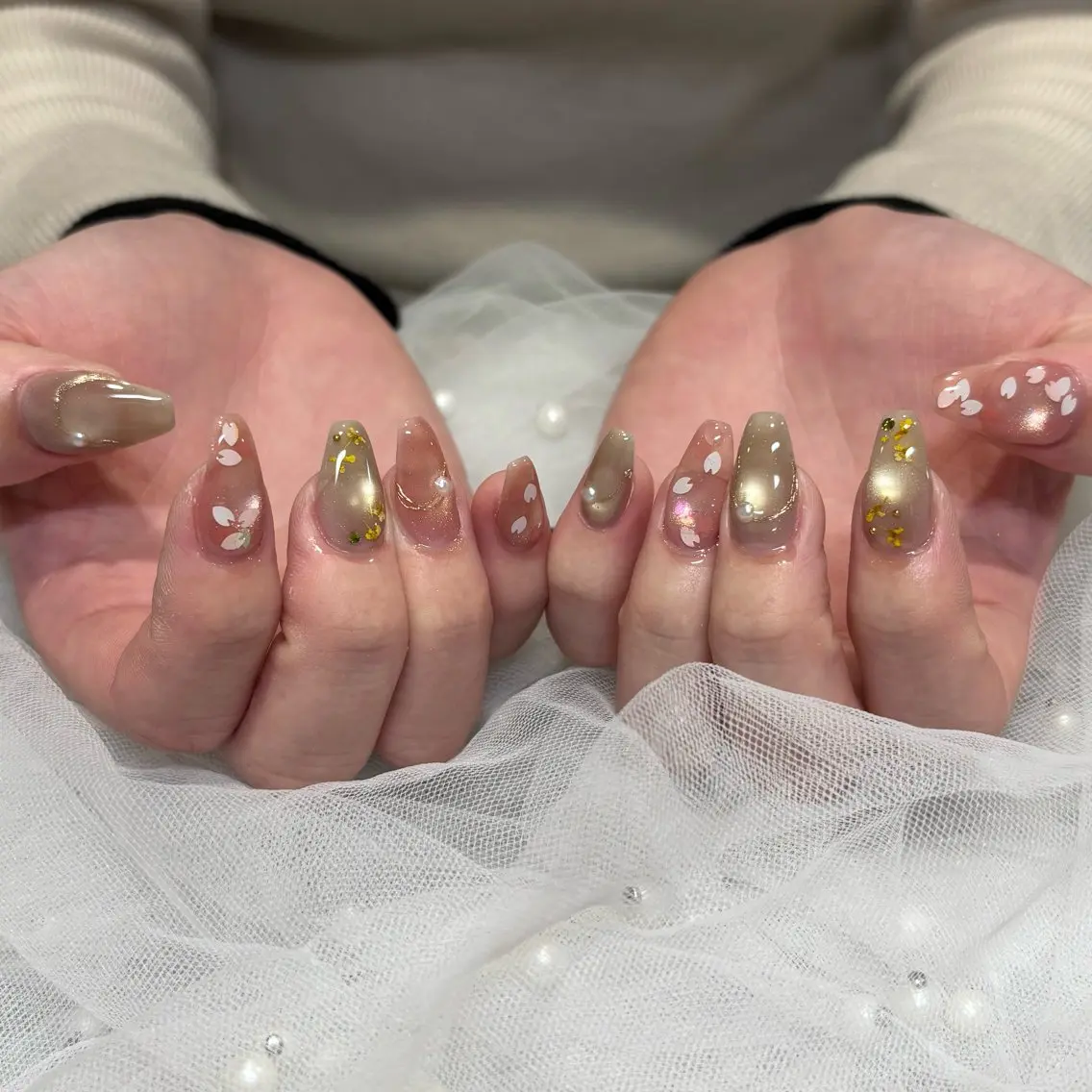ネイル 卒業式 春ネイル 黄色 ハンドネイル 荒巻 めいのネイルデザイン