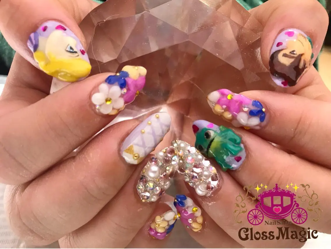 ネイル アートネイル ジェルネイル ストーンネイル YUN 💅のネイルデザイン