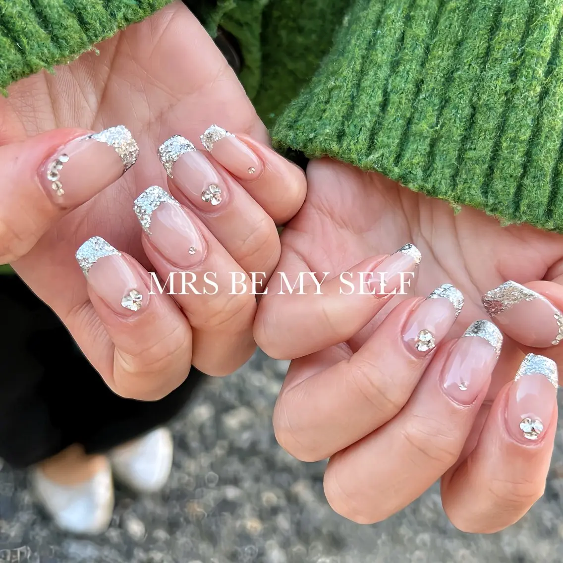 ネイル フレンチネイル キラキラネイル ラメ(グリッター) シルバー MRS/ miyu🎀のネイルデザイン