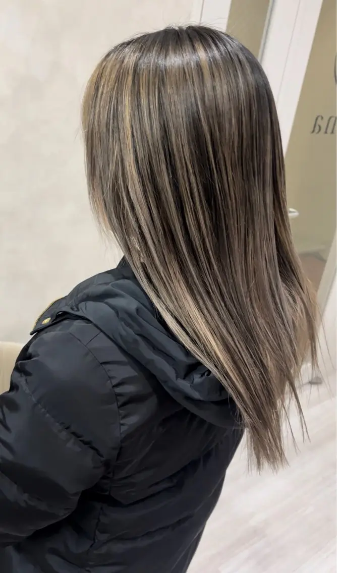 ロング カラー ハイライト 透明感カラー松本のヘアスタイル