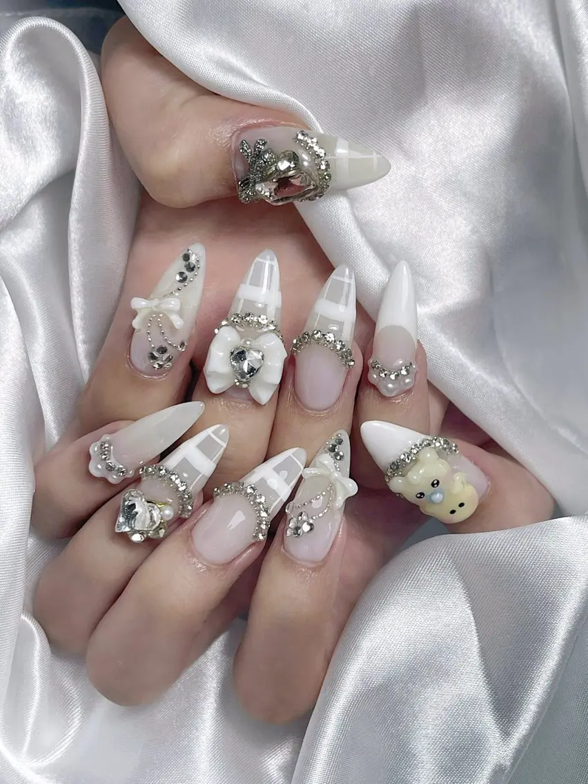 ネイル ハンドネイル LEELA NAIL STUDIOのネイルデザイン