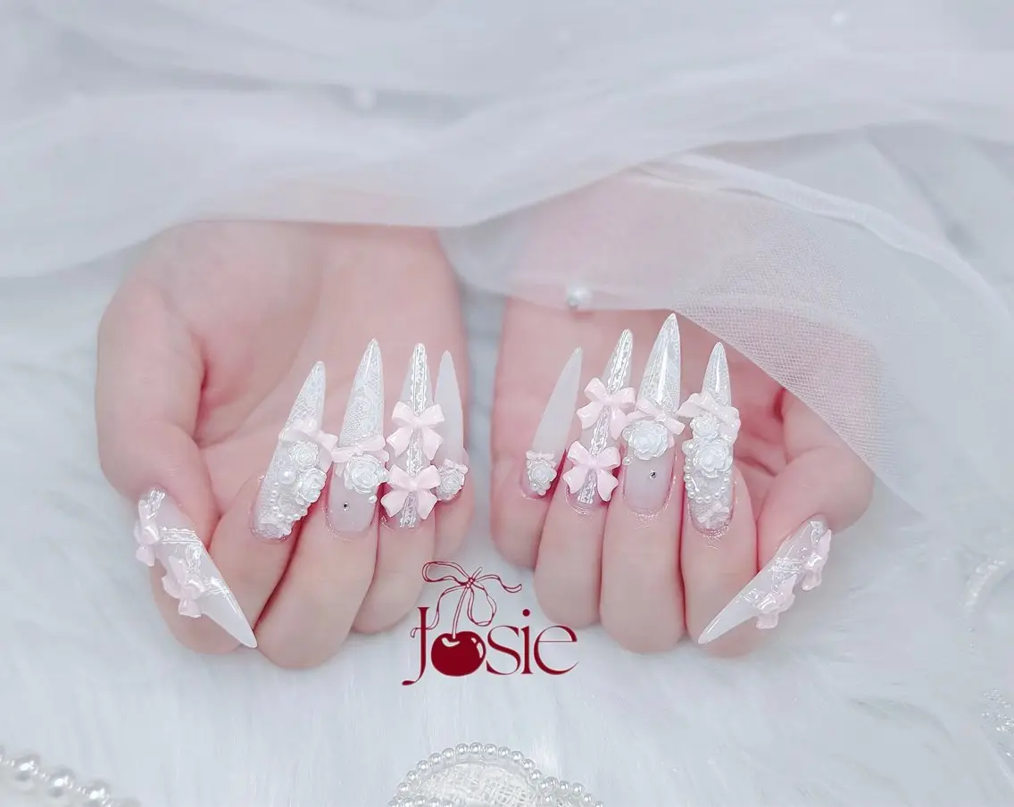 ネイル フレンチネイル グラデーション 韓国ネイル マグネットネイル ミラーネイル ハンドネイル YURI NAILのネイルデザイン