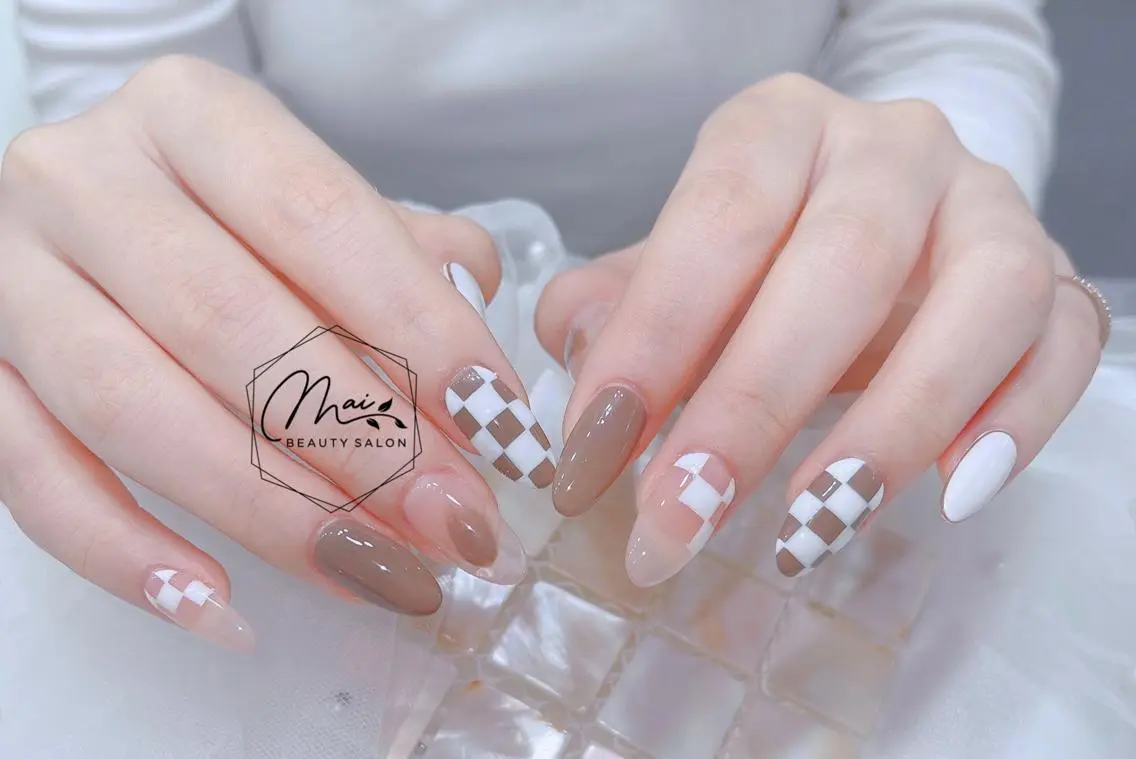 ネイル オーロラネイル 長さ出し フラッシュネイル フレンチネイル ジェルネイル MaiBeauty HaNaのネイルデザイン