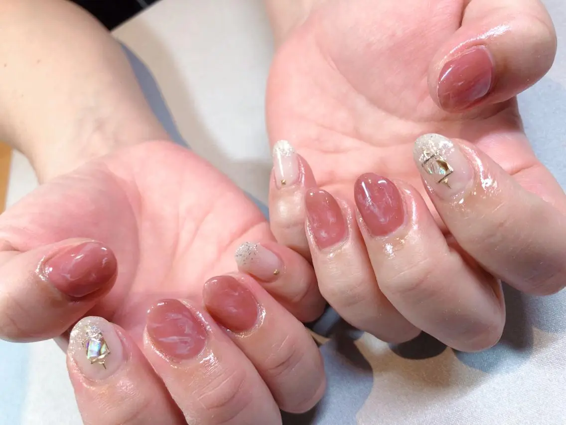 ネイル iiloo aromaworksのネイルデザイン