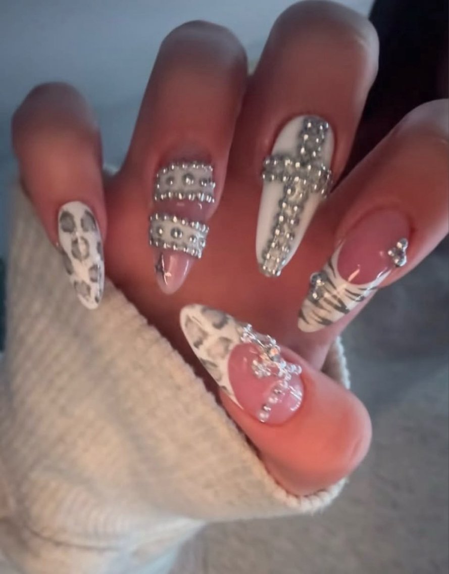 ネイル フットネイル フレンチネイル ジェルネイル 韓国ネイル マグネットネイル ハンドネイル Ribbonnail salonのネイルデザイン