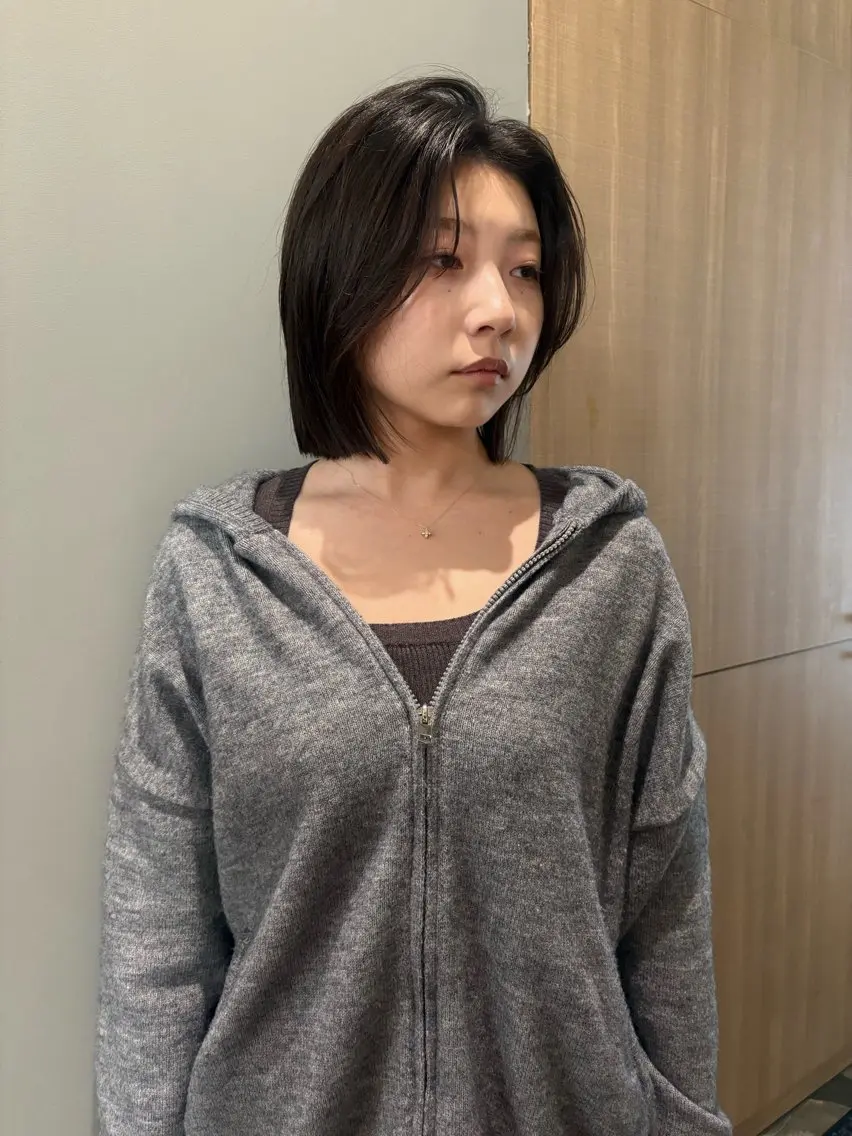 ミディアム ボブ くせ毛 カット 抜け感レイヤーカット 🐄Hanakaのヘアスタイル