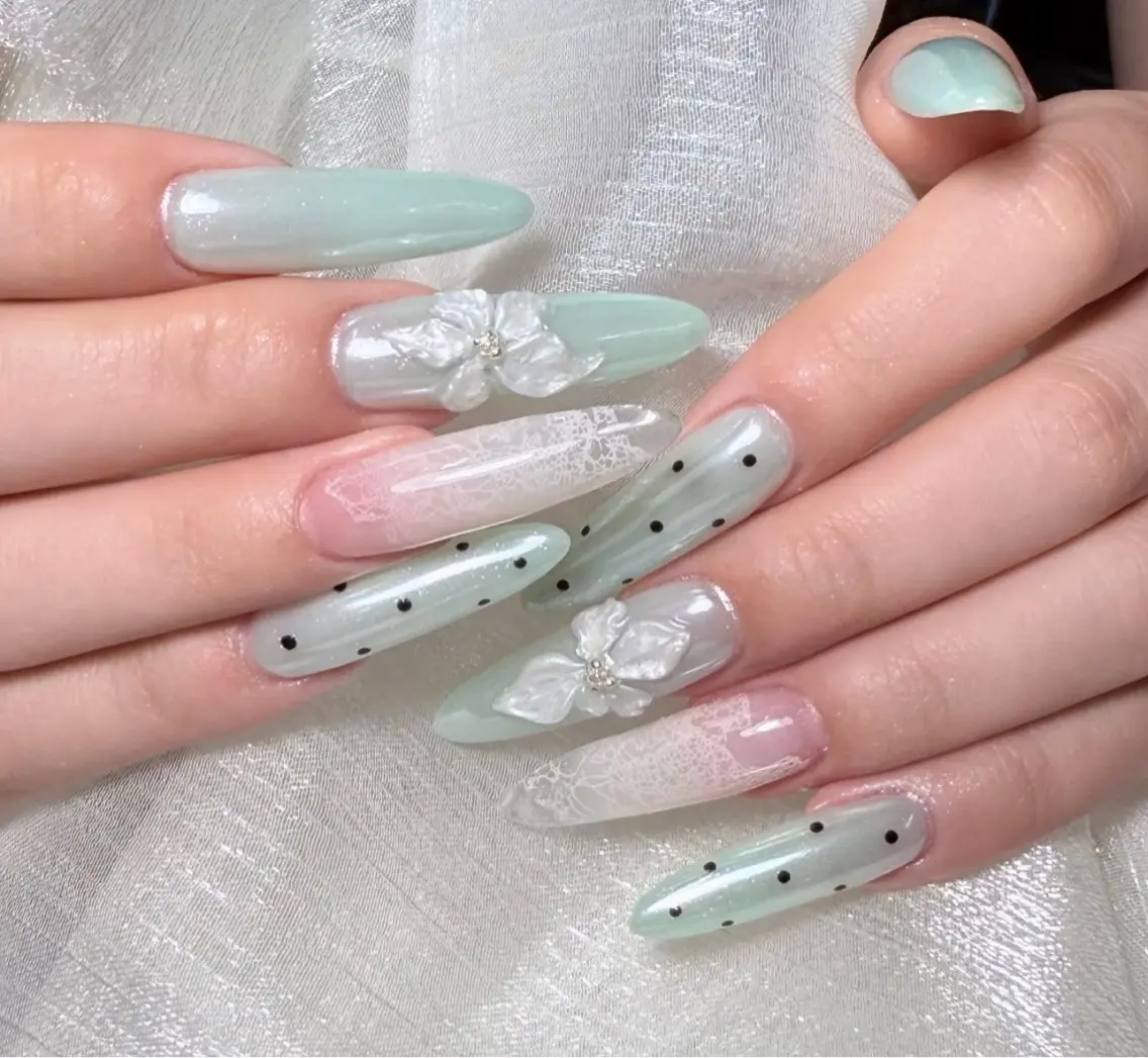 ネイル ハンドネイル Luvia Ginzaのネイルデザイン