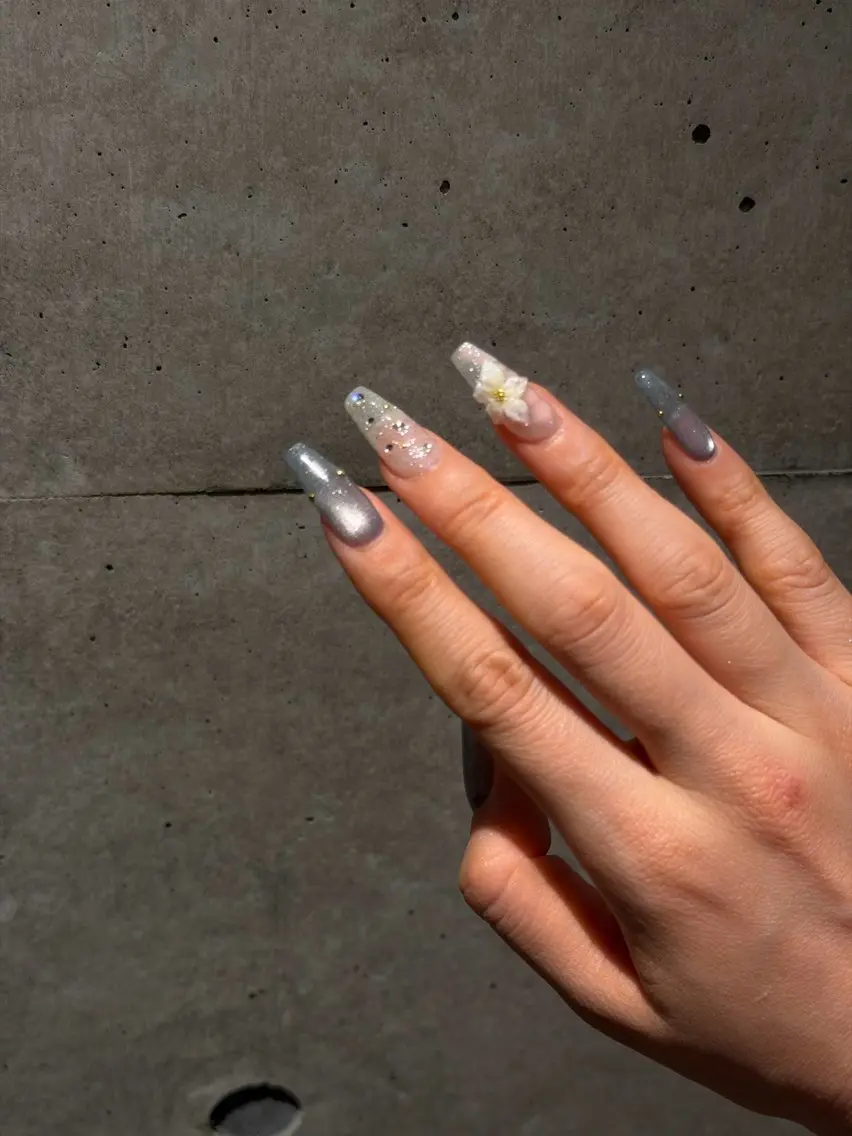 ネイル ハンドネイル フットネイル with hues AYAのネイルデザイン