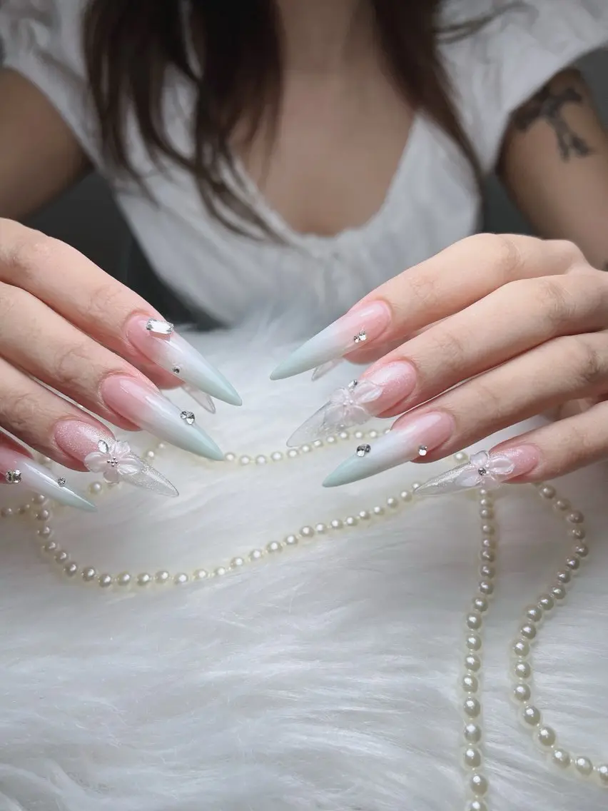 ネイル アートネイル オーロラネイル フレンチネイル ジェルネイル グラデーション ハンドネイル Sora nail 長さ出し専門店のネイルデザイン