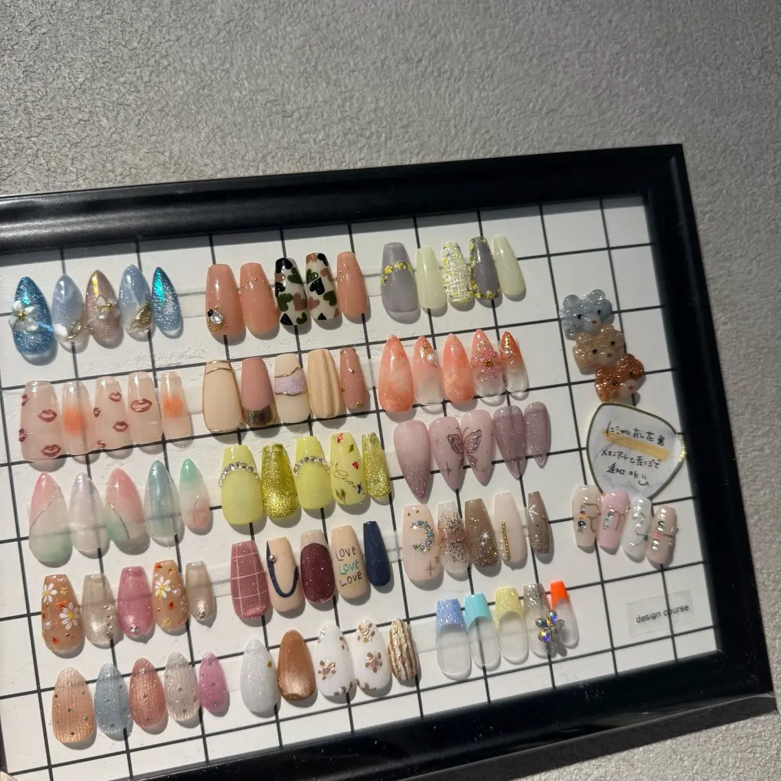【オフあり】 ジェル💅🏽毎月変わる定額サンプル60種の写真