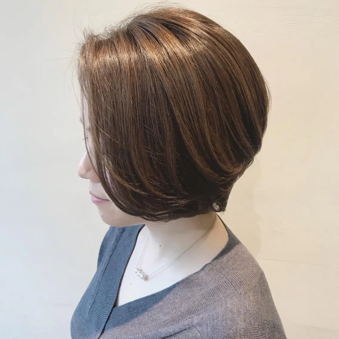ショート カラー ヘアアレンジ ボブレイヤー ショートレイヤー アッシュ アッシュブラウン ブラウンカラー カット ヘアカラー トリートメント ヘッドスパ 小林 佳祐のヘアスタイル