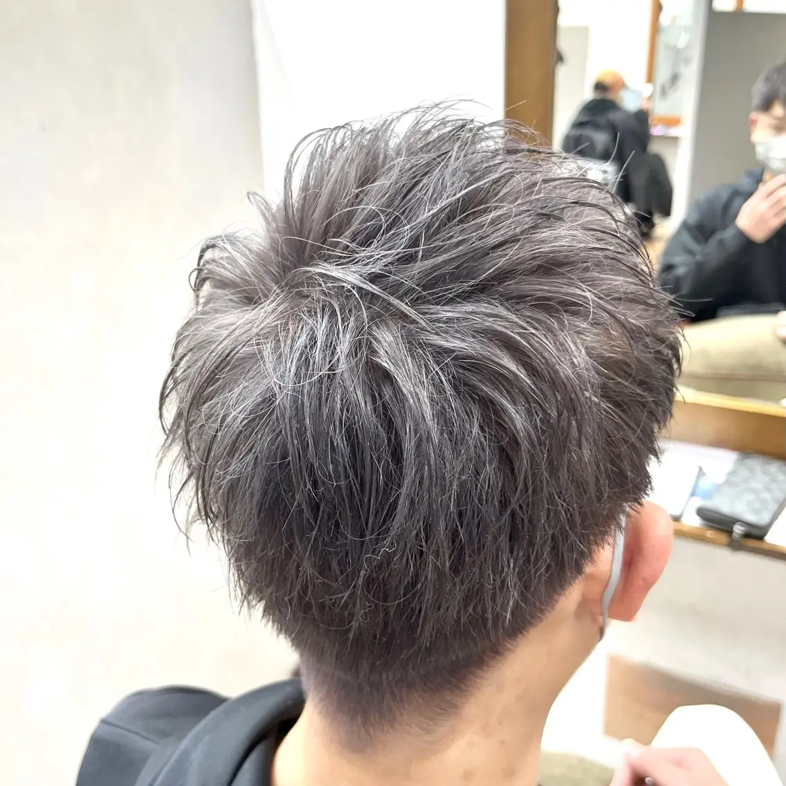カラー メンズ メンズハイトーン ハイトーンカラー シルバー カット ヘアカラー 有田裕真 【ブリーチカラー】のヘアスタイル