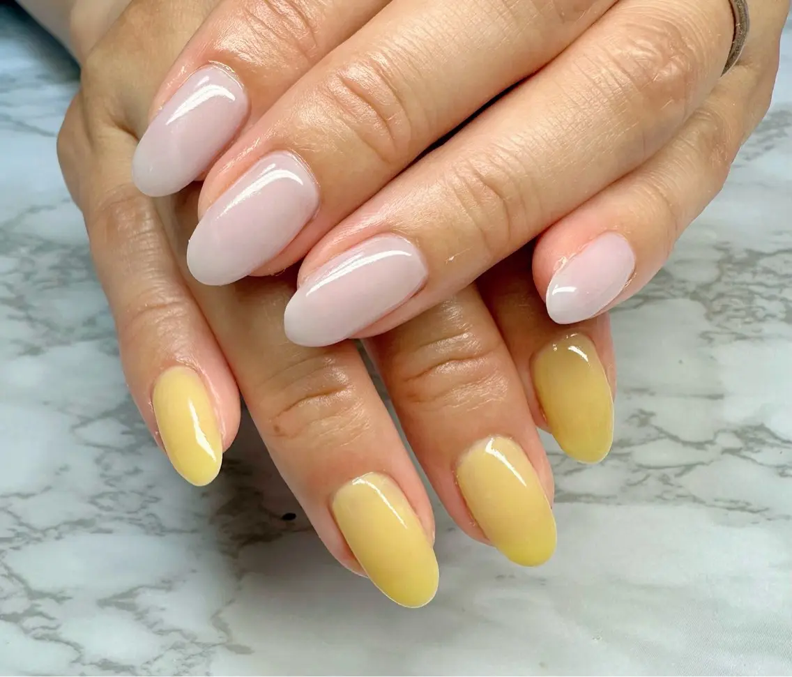 ネイル オーロラネイル ニュアンスネイル ワンカラーネイル 夏ネイル Mai’s nailのネイルデザイン