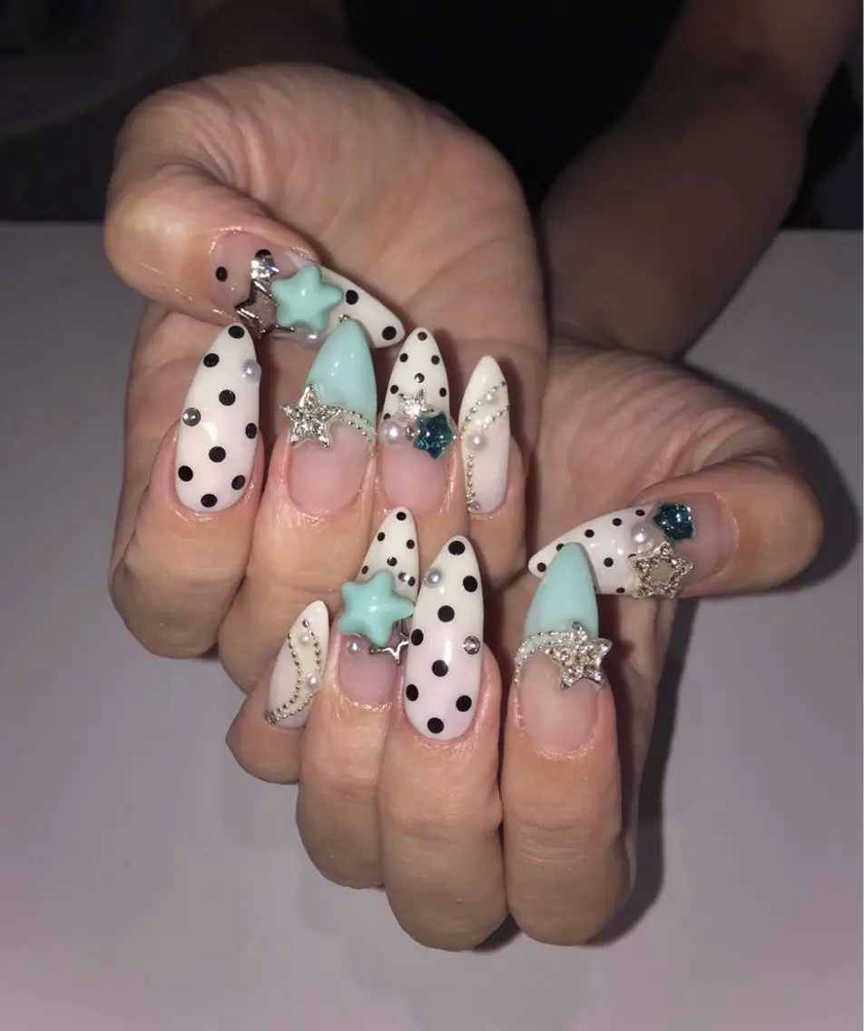 ネイル ハンドネイル NiJi Nailsのネイルデザイン