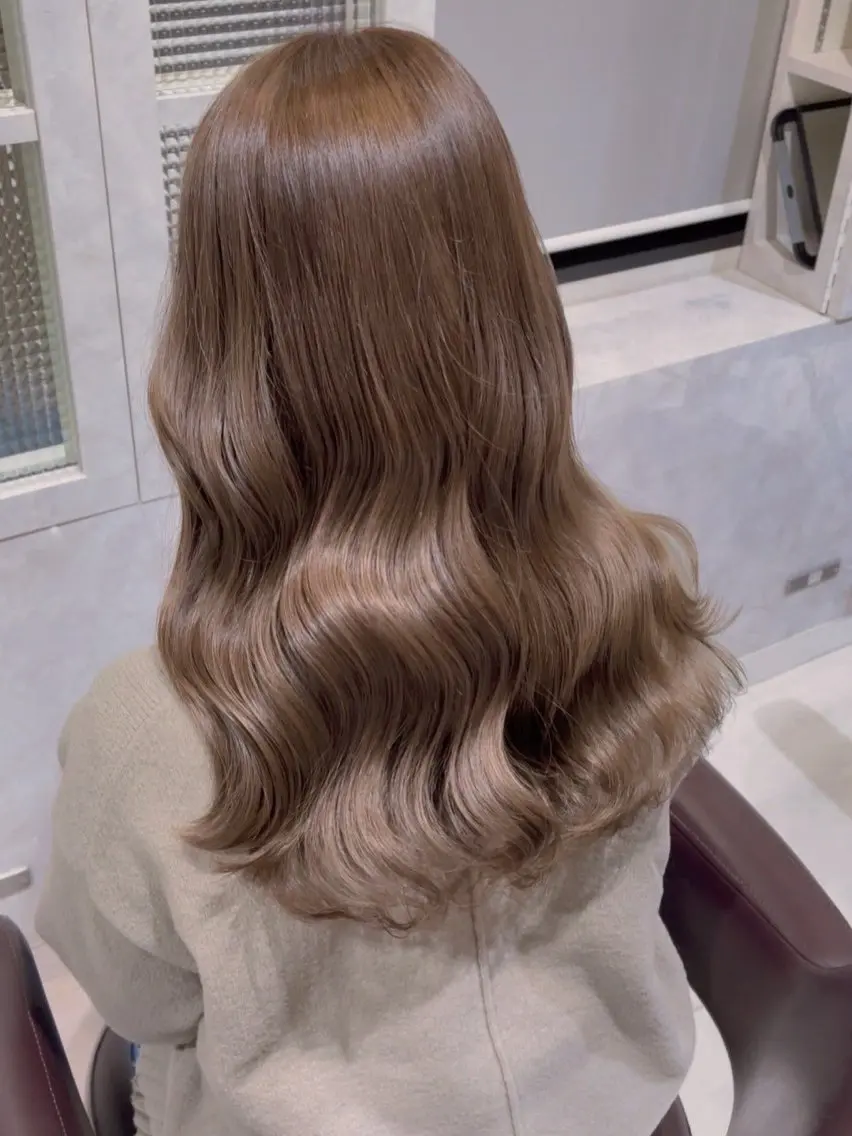 ロング カラー ベージュカラー グラデーションカラー ホワイトベージュ カット ヘアカラー トリートメント 🫧透明感✨ブリーチ 💫ダメージレス🫧のヘアスタイル