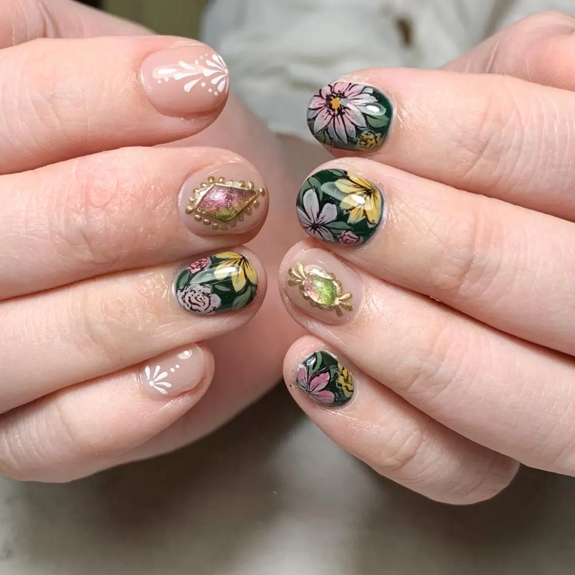 ネイル ハンドネイル FIORITURA aiのネイルデザイン