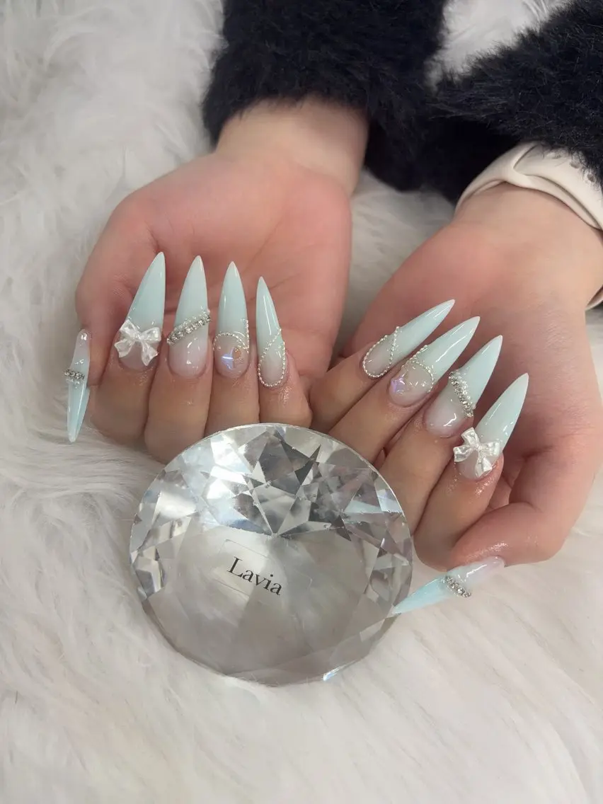 ロング ハンドネイル Lavia akaneのネイルデザイン