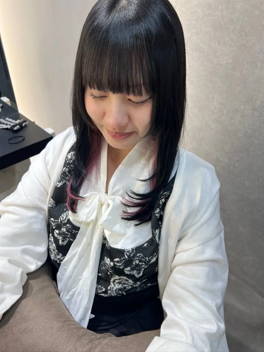 ロング レイヤーカット 縮毛矯正 💎ReFaで作る 髪質改善💎のヘアスタイル