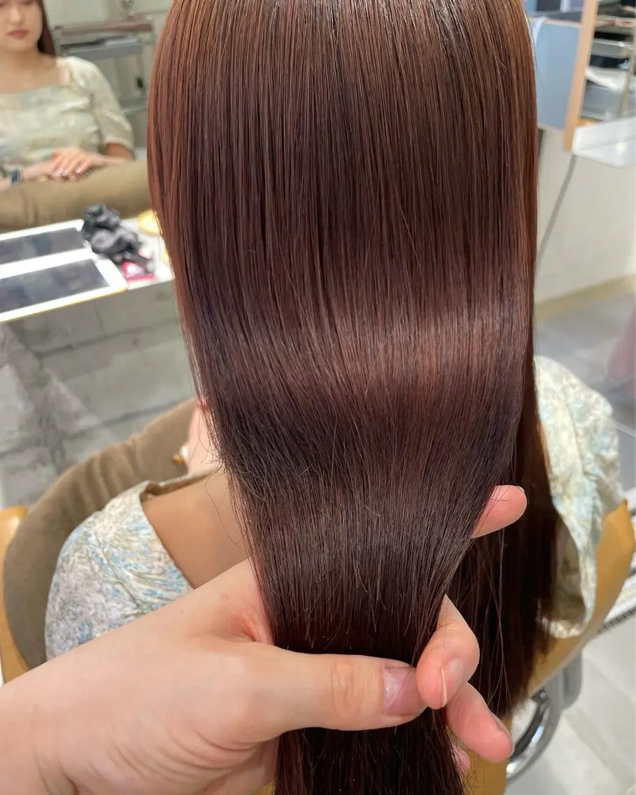 ロング 酸性ストレート 'ele 🦄堀内佑茉のヘアスタイル