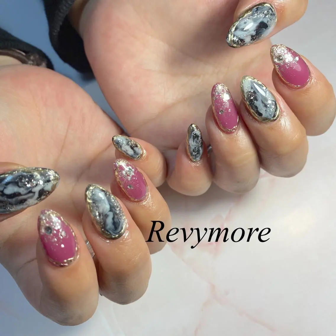 ミディアム ネイル アートネイル ジェルネイル 大理石ネイル(マーブル) ミラーネイル ニュアンスネイル nail salon Revymoreのネイルデザイン