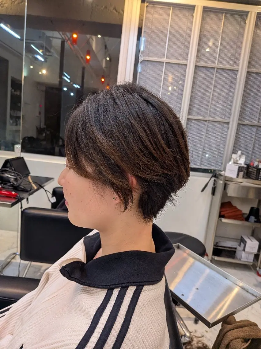 女性限定カット(スタイルチェンジ)ボブ→ショートの写真