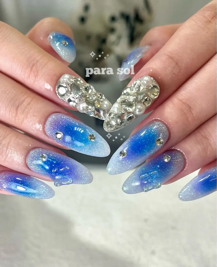 ネイル グラデーション キラキラネイル ストーンネイル ハンドネイル Para Sol nail Maoのネイルデザイン