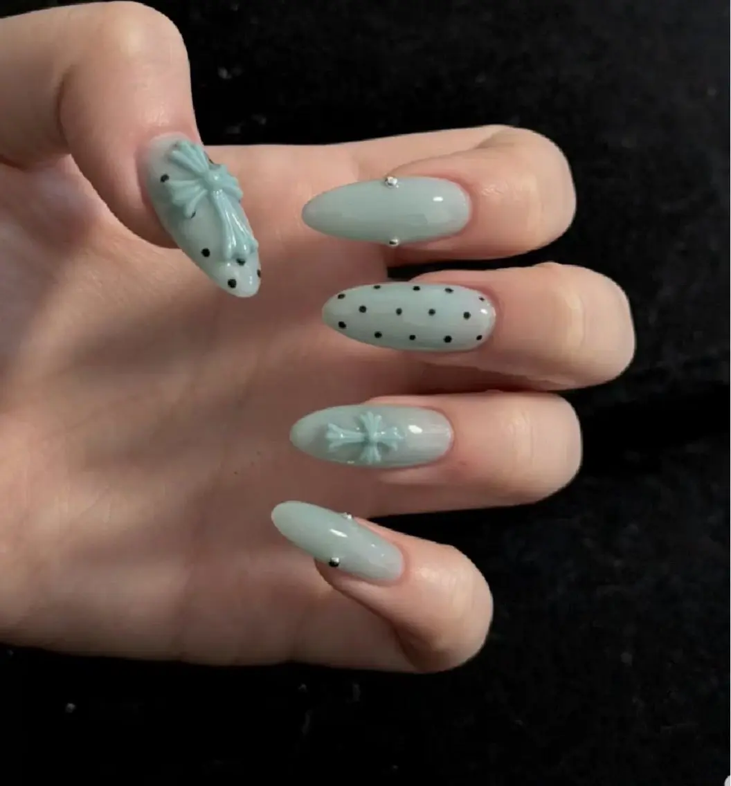 ネイル フレンチネイル キラキラネイル 韓国ネイル シンプルネイル ワンホンネイル ハンドネイル MEI Nailのネイルデザイン