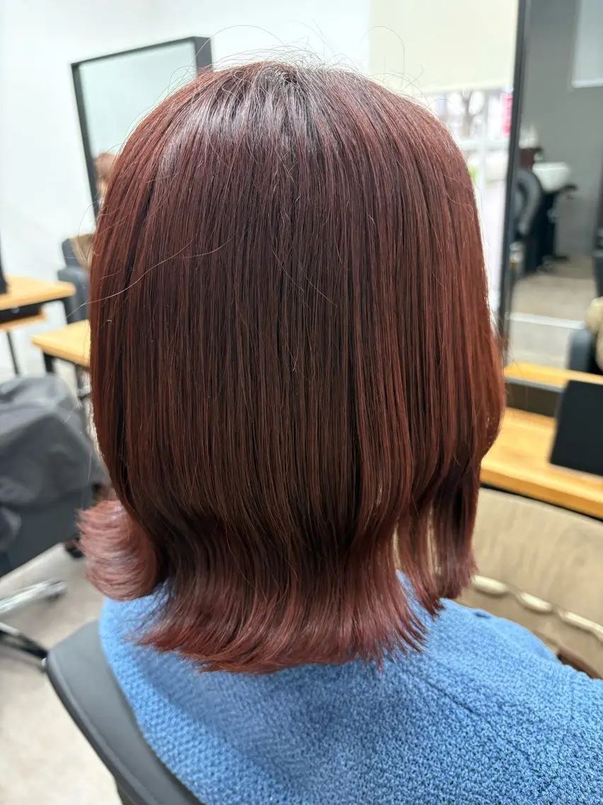 ミディアム レッドブラウン ヘアカラー anB Bのヘアスタイル