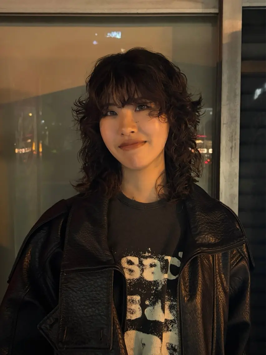 セミロング カラー パーマ レイヤーカット ウルフカット ウルフレイヤー カット パーマ トリートメント 松本 雪愛のヘアスタイル