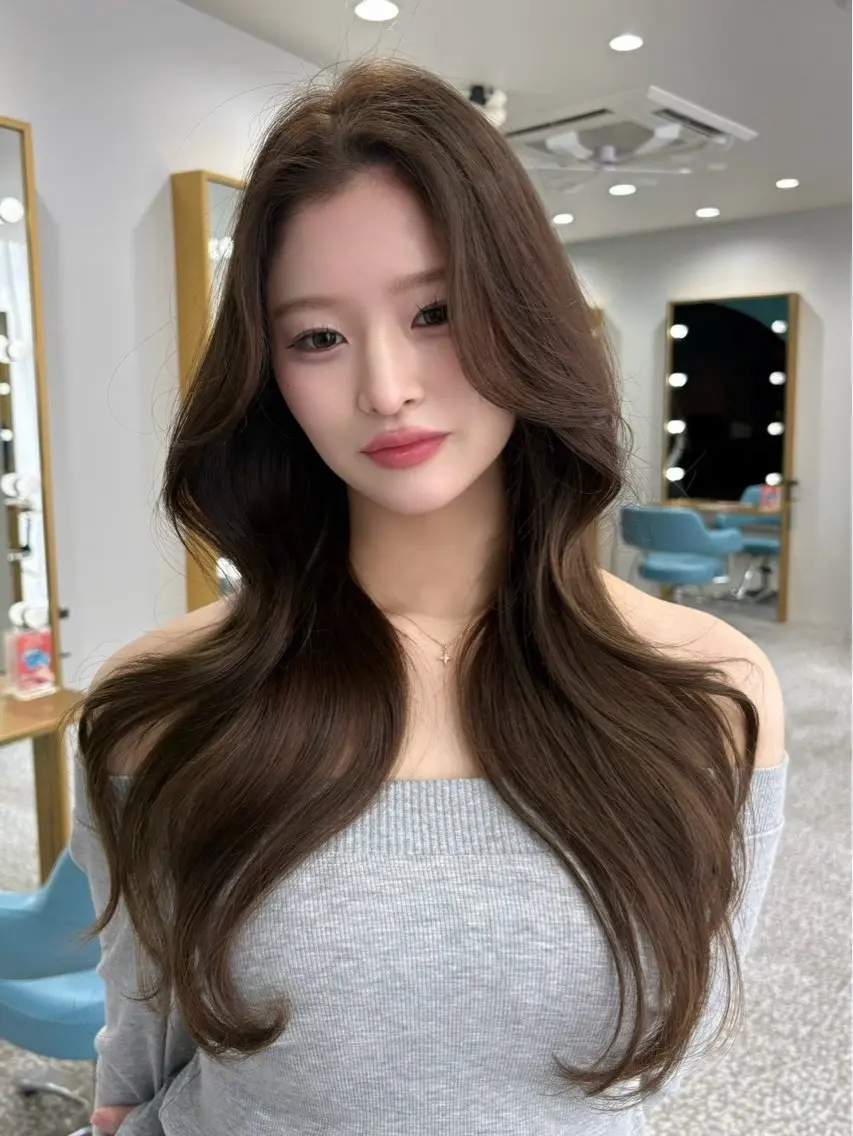 ロング 韓国風ヘア ヘアカラー ヘッドスパ 古上 心晴のヘアスタイル