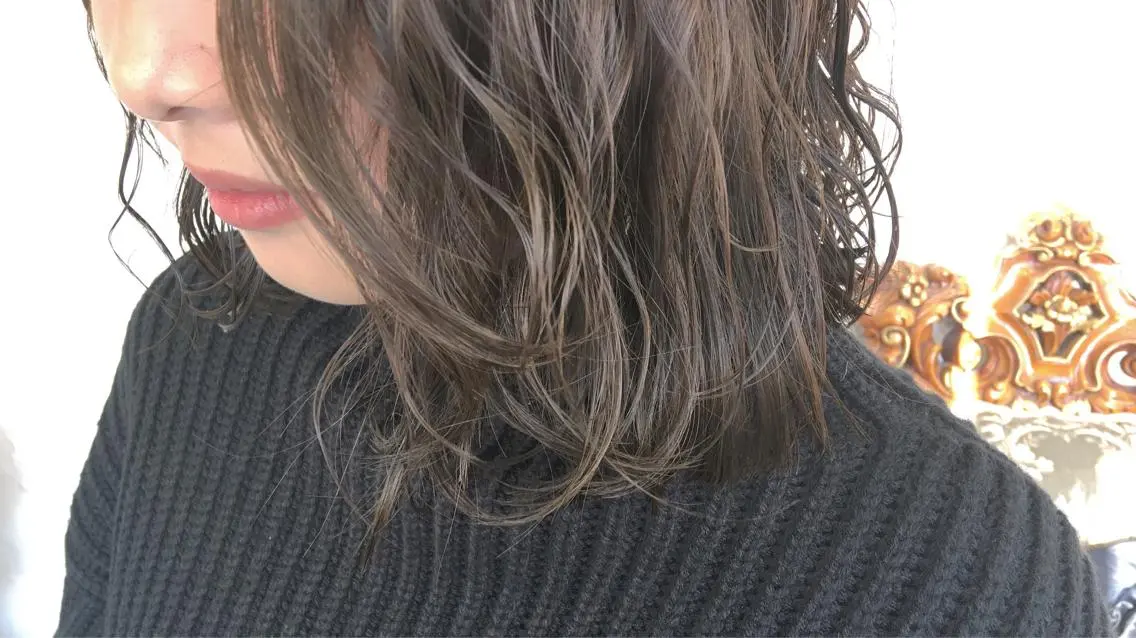 ミディアム カラー パーマ ヘアアレンジ アッシュ ベージュカラー エグチ アキラのヘアスタイル