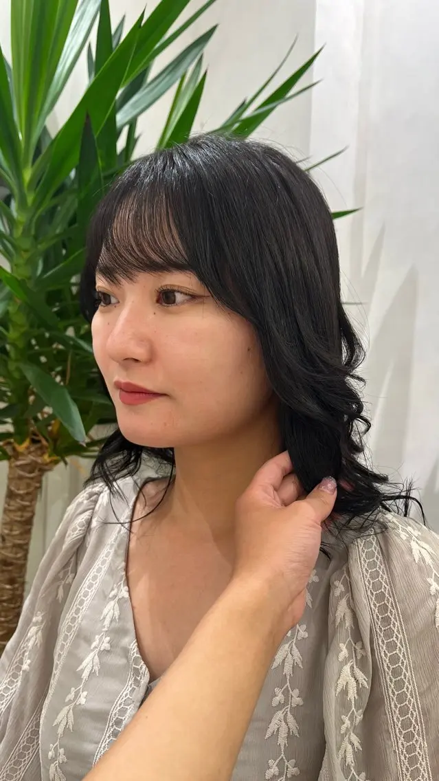 ミディアム 𝑴𝑰𝑨🎀赤髪 /ピンク/髪質改善のヘアスタイル