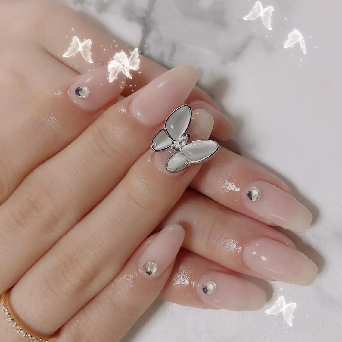 ネイル ネイルサロンエクラ 🫧Shizukaのネイルデザイン