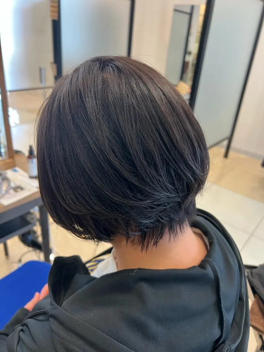 ショート カット LiTA 友田未来のヘアスタイル