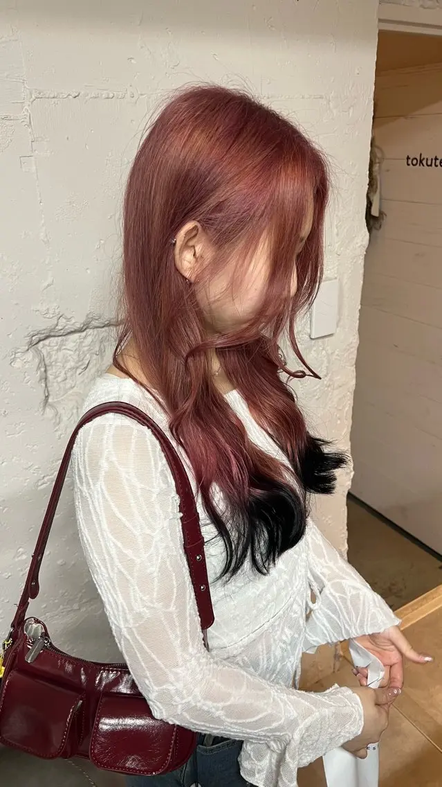 ロング カラー ブリーチ ピンクカラー カット ヘアカラー 🎀tokute ナオ🧸のヘアスタイル