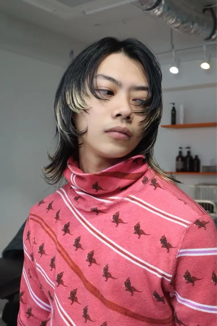 ミディアム カラー メンズ メンズウルフカット レイヤーカット ウルフカット ヘアカラー レイヤー/ブリーチ iwamiya岩見谷のヘアスタイル