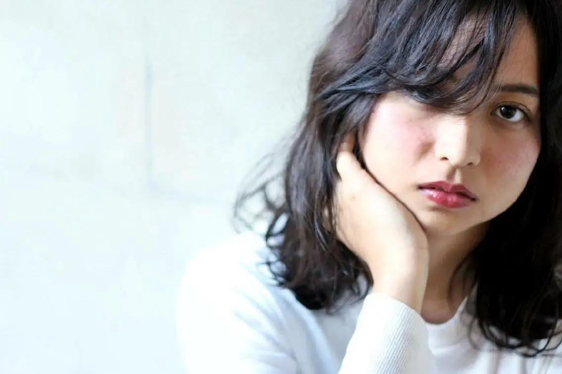 セミロング カラー アッシュ ダークアッシュ 外国人風カラー うざバング 原木 康臣のヘアスタイル