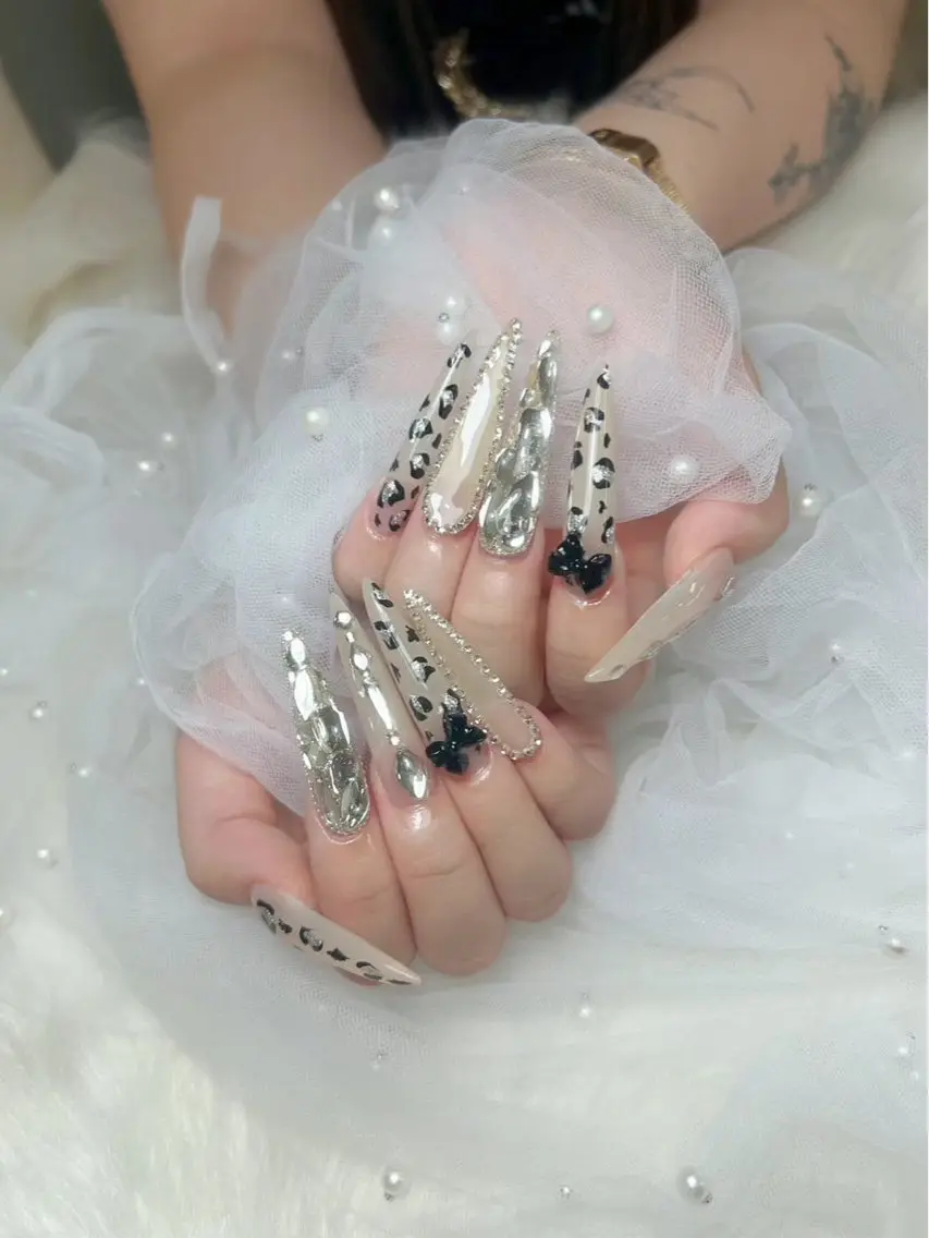 ネイル 韓国ネイル マグネットネイル 持ち込み Mimi Nail_Royalのネイルデザイン